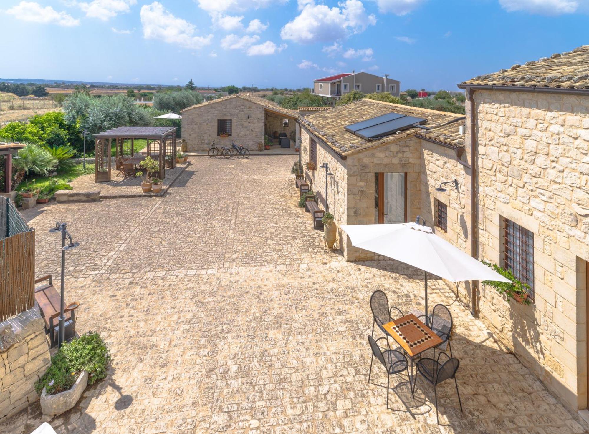 Borgo Monachella Bed & Breakfast Ragusa Exterior photo